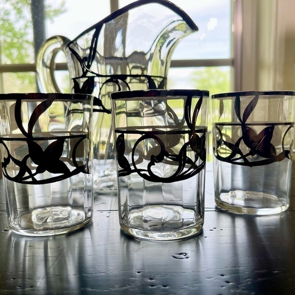 STERLING SILVER OVERLAY, CLEAR GLASS, WATER PITCHER WITH 3 MATCHING GLASSES. - Picture 12 of 16